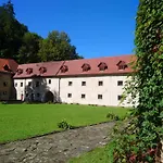 Muzeum 3*